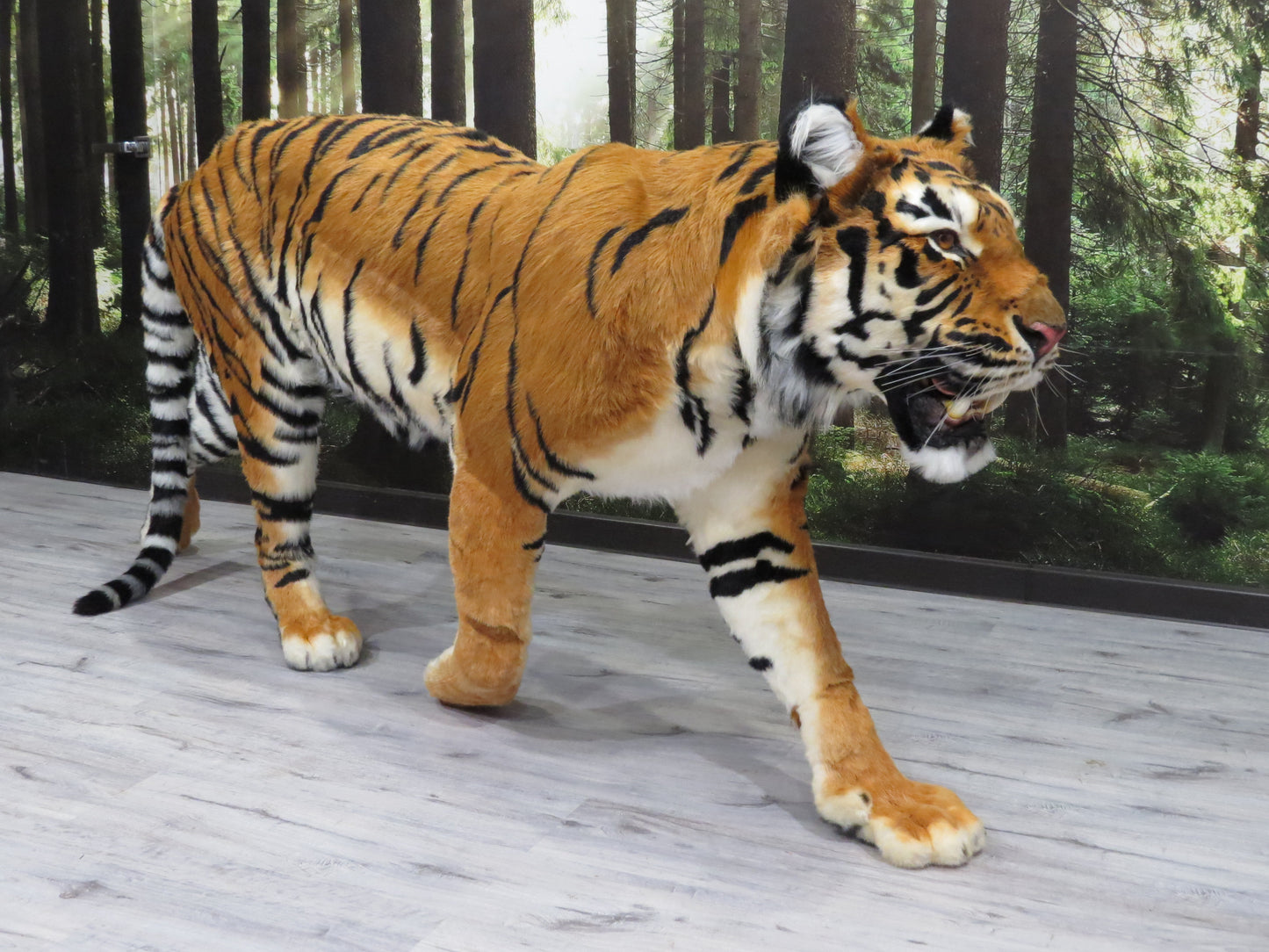 Replica Taxidermy Tiger Standing mount Stuffed African Life Size